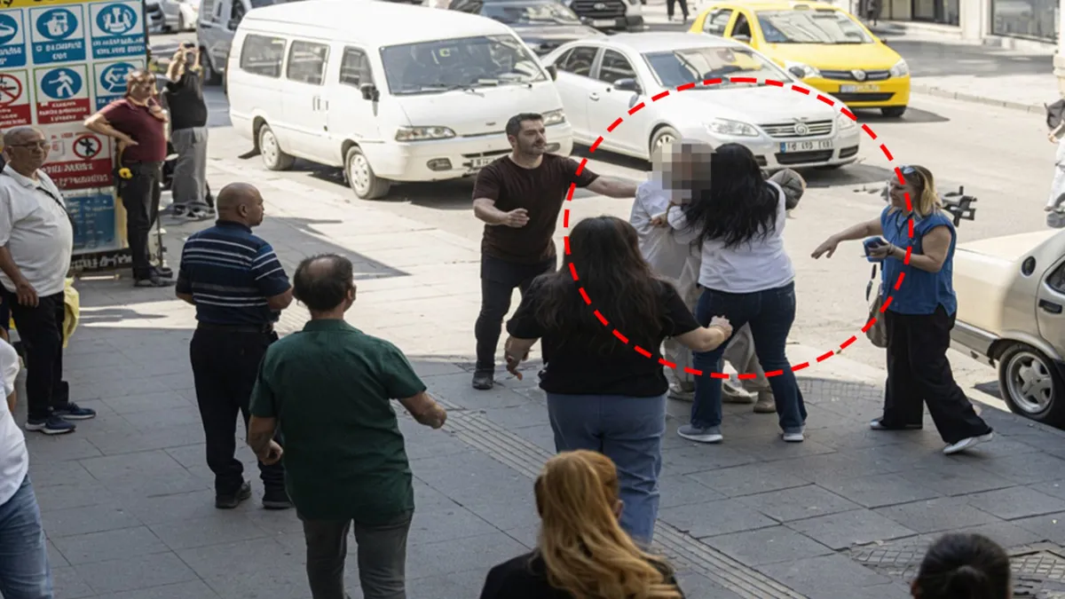 Zonguldak’ta kaza sonrası ortalık karıştı: Çıkan tartışmada kadın sürücüyü böyle darp etti… Zonguldak’ta kaza sonrası ortalık karıştı: Çıkan tartışmada kadın sürücüyü böyle darp etti…