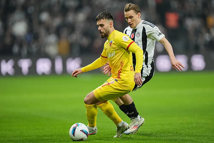 canli-besiktas-kayserispor-karsilasmada-ilk-yari-oynaniyor-1740852595547.jpeg