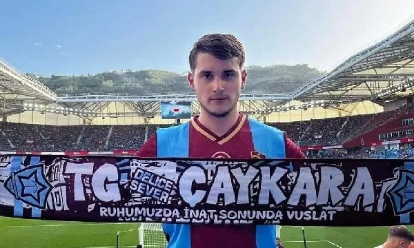 fransada-oldurulen-universiteli-akinin-cenazesi-trabzona-getiriliyor-1672131113895.jpg
