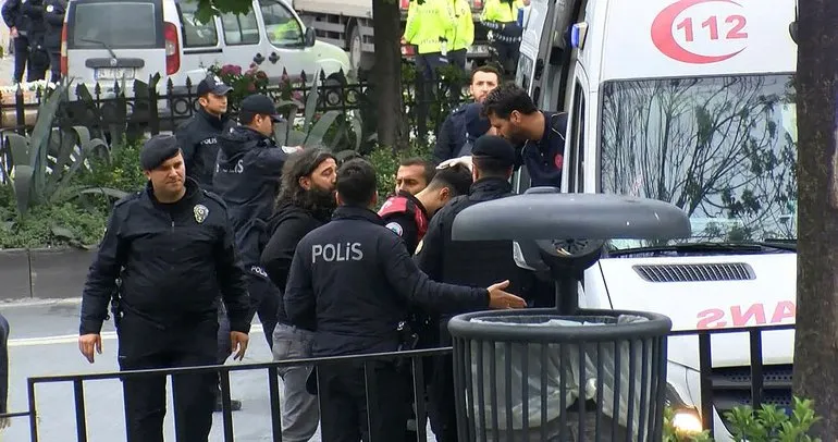 Bunlar mı işçi? İstanbul'da '1 Mayıs' provokasyonu! Polise taş ve sopalarla saldırdılar...