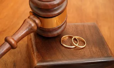 Böyle hata hukuk tarihinde görülmedi! Avukatlar yanlış tuşa bastı boşanmaması gereken çifti boşadı!