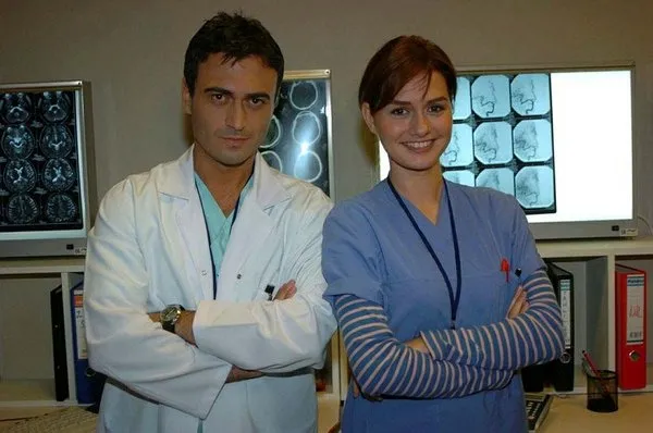 Oyunculuğu bırakıp cemiyet hayatına jet hızıyla geçiş yapan Yasemin Özilhan'ın değişimi