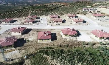Hatay’da köy tipi afet konutlarının inşası sürüyor