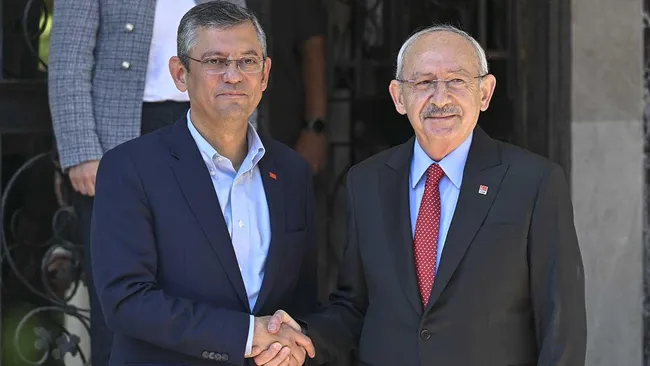son-dakika-ozgur-ozelden-mutlak-butlan-karari-sonrasi-ilk-sozler-kilicdaroglu-aradi-donmedim-1779398246040.png SON DAKİKA | Özgür Özel'den mutlak butlan kararı sonrası ilk sözler: Kılıçdaroğlu aradı, dönmedim