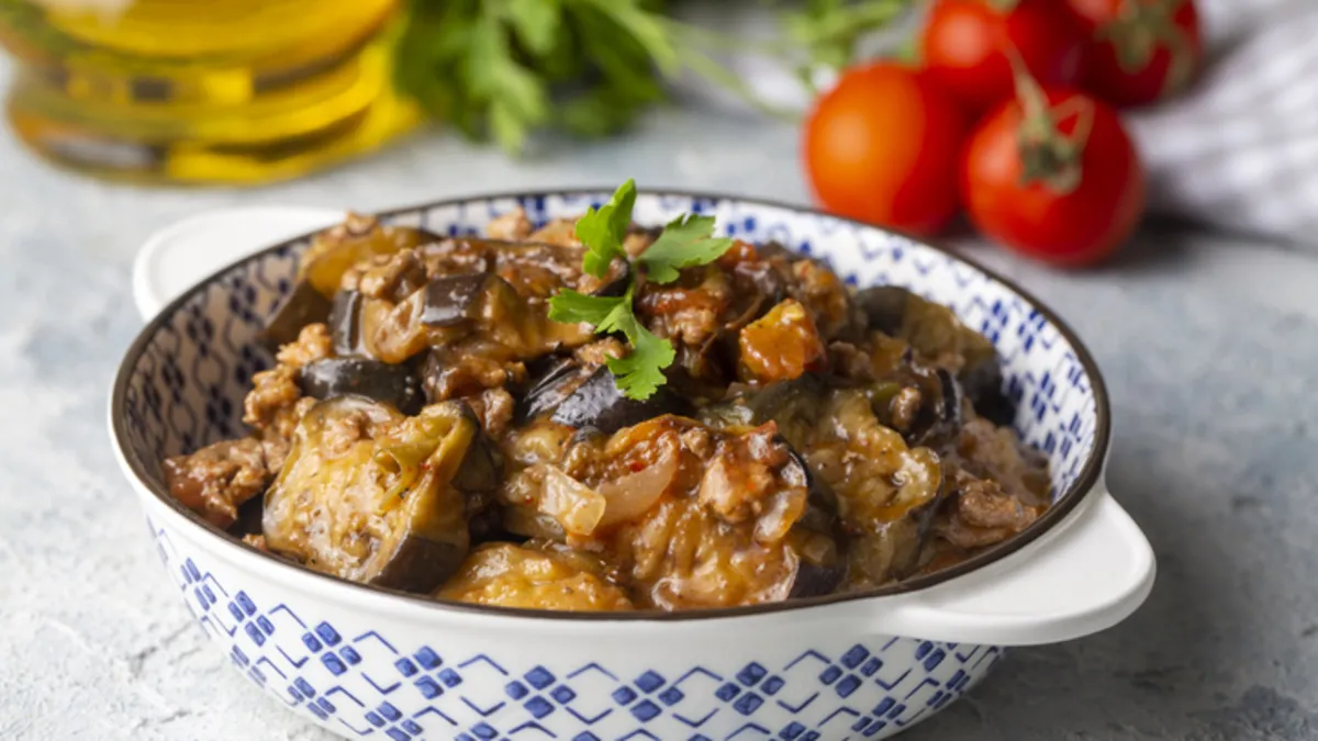 Hiç böyle yemediniz! Bu tarifle kereviz düşmanları bile sevecek Hiç böyle yemediniz! Bu tarifle kereviz düşmanları bile sevecek