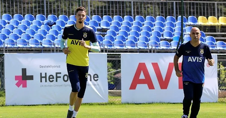 Fenerbahçe’de yeni transferler antrenmana çıktı