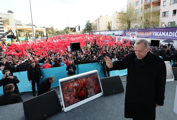 son-dakika-baskan-erdogandan-diyarbakirda-onemli-mesajlar-milletimizin-geleceginde-eli-kanli-canilerin-cirit-a-1681486189210.jpg