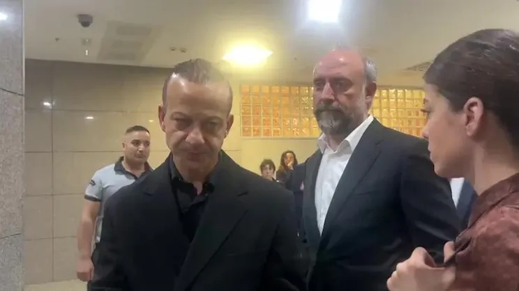 Halit Ergenç ve Rıza Kocaoğlu yalan tanıklıktan hakim karşına çıktı | Video
