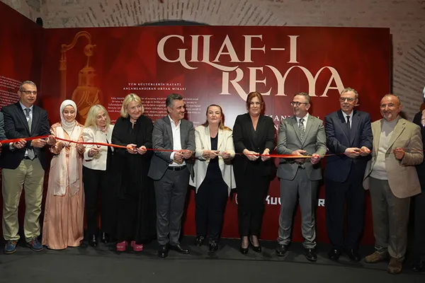 gilaf-i-reyya-osmanlidan-gunumuze-koku-siseleri-sergisi-sanatseverle-bulustu-1715165006763.jpg