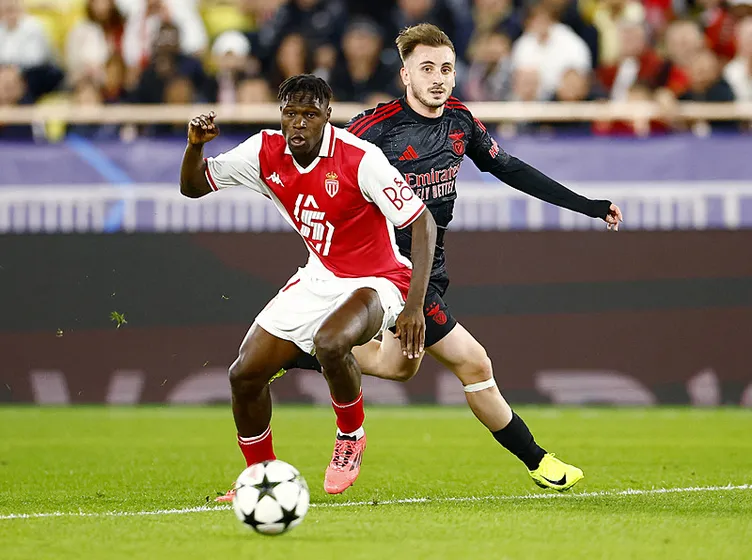 Son dakika haberleri: Arda Güler, Liverpool - Real Madrid maçında ilki yaşadı! Kenan Yıldız uğraştı ama olmadı...