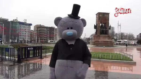 Taksim Meydanı'nda ayı kostümlü adamı görenler şaşıp kaldı | Video