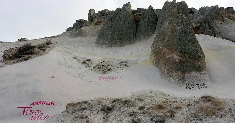 ‘Bunlar tarih düşmanı’