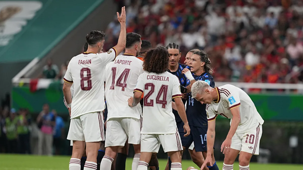 İspanya, Uruguay'ı tek golle geçti! Grubunu lider tamamladı İspanya, Uruguay'ı tek golle geçti! Grubunu lider tamamladı