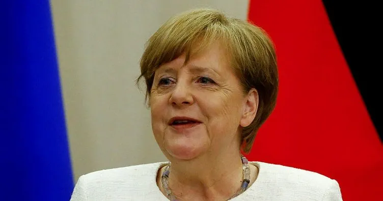 Merkel Solingen faciasının 25. yılı anma törenine katılacak