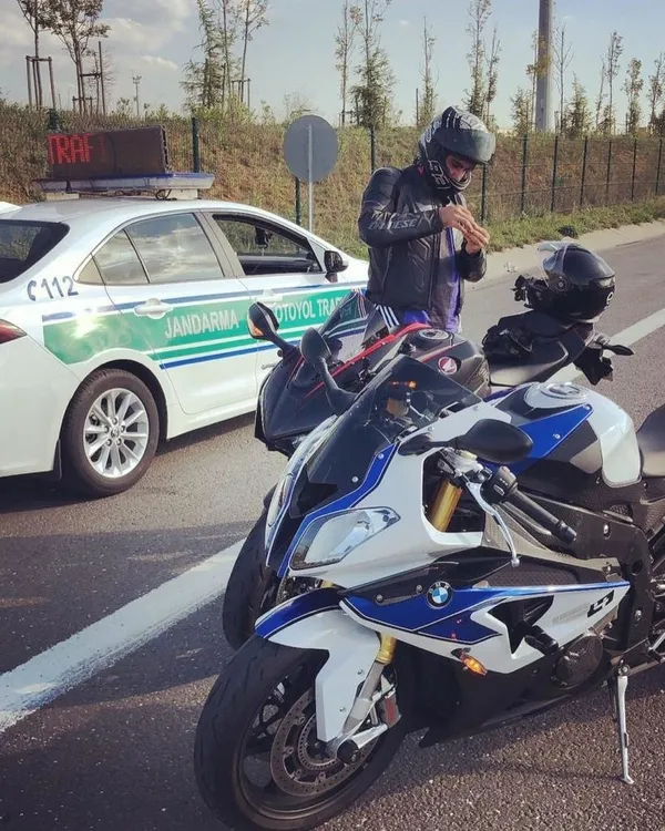 297-km-hizla-olume-gitti-sosyal-medyasindaki-paylasim-dikkat-cekti-1635765603977.jpg