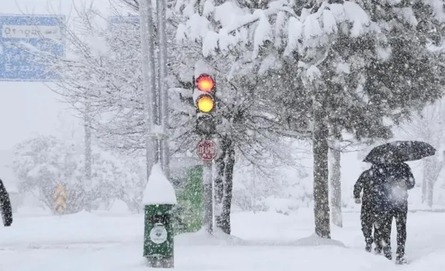 son-dakika-hava-durumu-alarmi-meteoroloji-uyardi-kar-ve-saganak-geliyor-o-illerde-hayat-duracak-1764569534597.jpg