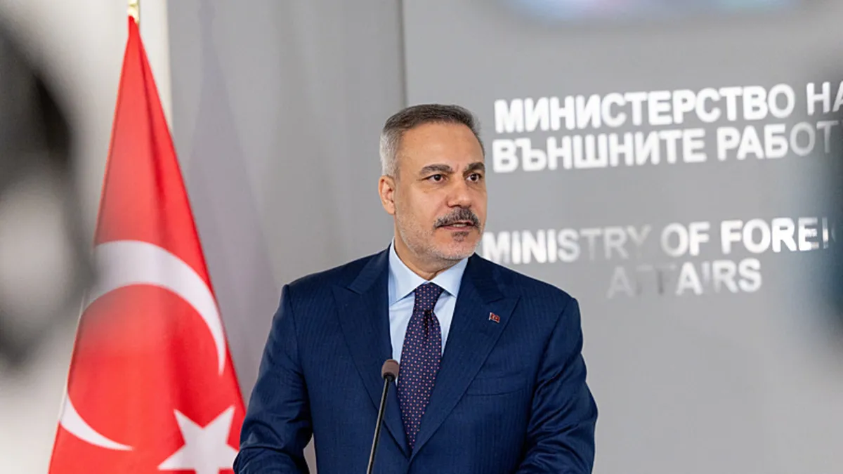 Dışişleri Bakanı Hakan Fidan Bulgar mevkidaşı ile basın toplantısında konuştu! Yeni sınır kapısı mesajı… Dışişleri Bakanı Hakan Fidan Bulgar mevkidaşı ile basın toplantısında konuştu! Yeni sınır kapısı mesajı…