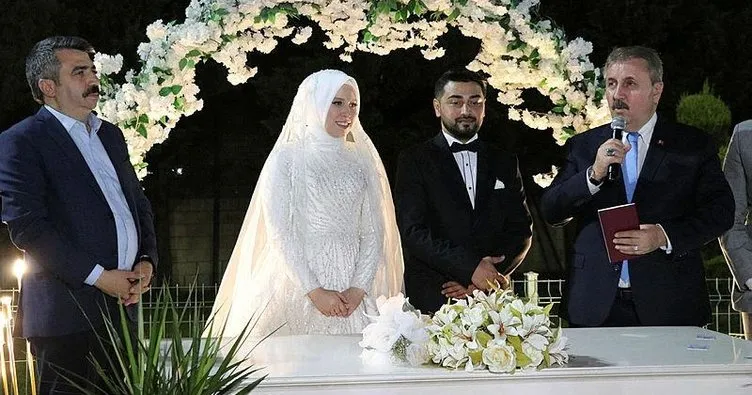 BBP Genel Başkanı Mustafa Destici nikah şahidi oldu