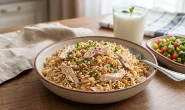 Tavuklu arpa şehriye pilavı! Eşlikçi değil ana yemek...