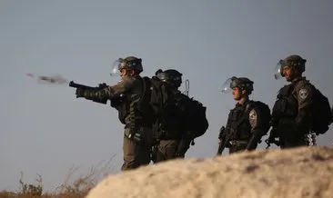 İsrail askerleri Gazze sınırında 16 Filistinliyi yaraladı 1 Filistinli şehit...