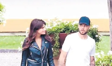 Yeni sevgilisiyle el ele