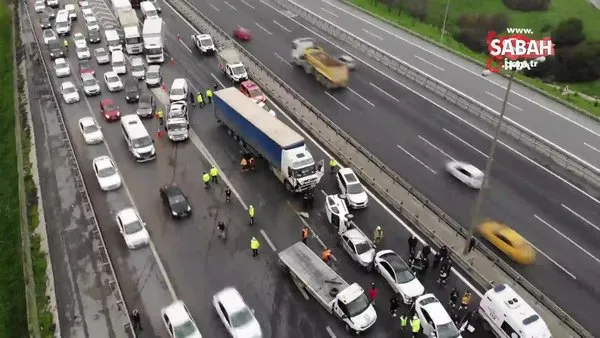 TEM'de 12 araç birbirine girdiği zincirleme kaza! Oluşan trafik havadan böyle görüntülendi | Video