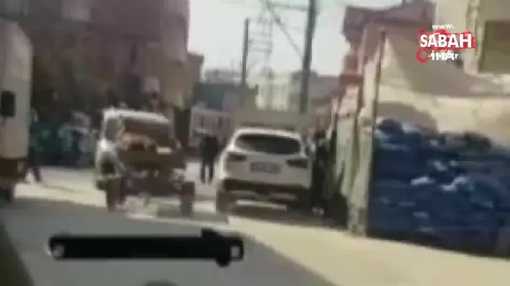 Bursa'da başı boş at arabası karşı yönden gelen otomobille çarpıştı | Video