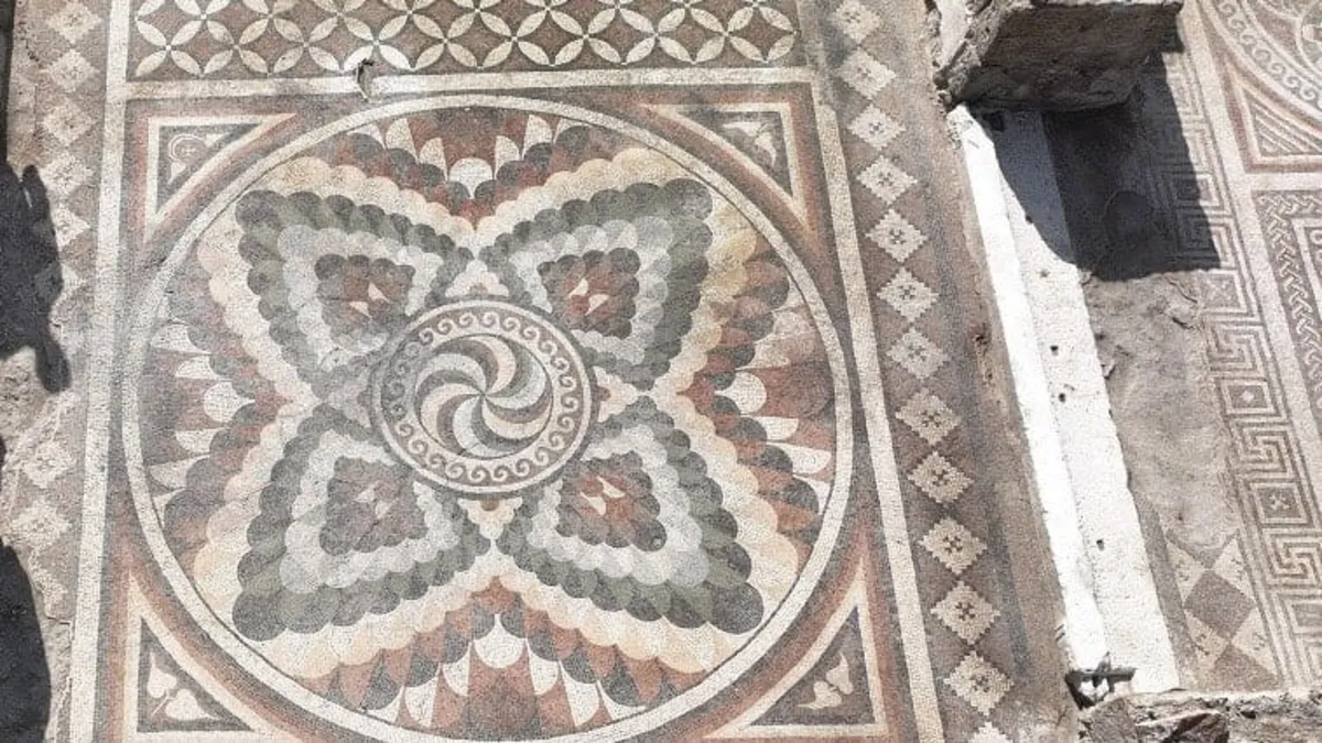 Kayseri tarihinde yeni iz! Örenşehir Mozaikli Yapı “Ören Yeri” olarak ilan edildi Kayseri tarihinde yeni iz! Örenşehir Mozaikli Yapı “Ören Yeri” olarak ilan edildi