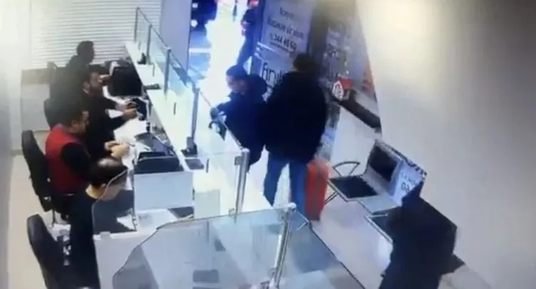 SON DAKİKA | Antalya’da Muhittin Böcek ve ailesi dövizciyi komşu kapısı yapmış: Rüşveti dövize çevirme yarışı