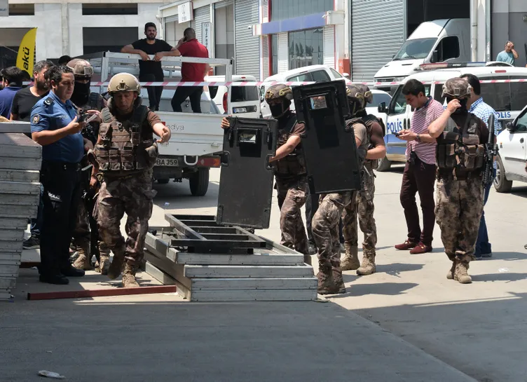 Bekçiyi rehin alan cezaevi firarisi, polis operasyona baÅlayınca intihar etti