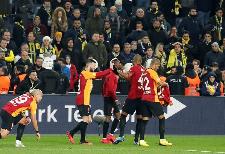 Son dakika: Fenerbahçe’nin eski yıldızından ‘sulu derbi’ sözleri! “Galatasaray tribünlerinden o kadar çok yabancı madde geliyordu ki…”