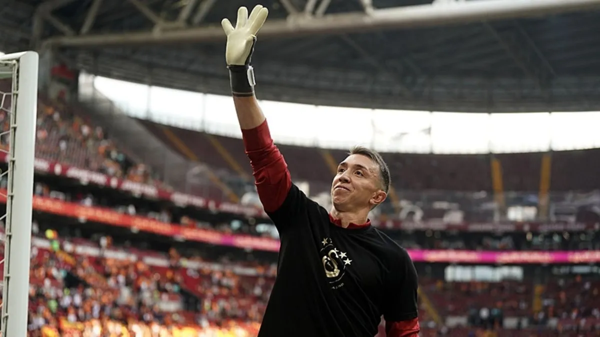 Fernando Muslera’dan duygu dolu veda mesajı! “Galatasaray’a veda etmiyorum çünkü…” Fernando Muslera’dan duygu dolu veda mesajı! “Galatasaray’a veda etmiyorum çünkü…”