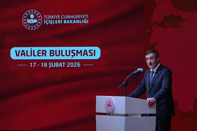 cumhurbaskani-yardimcisi-yilmaz-valiler-bulusmasi-programinda-konustu-1771356350770.jpg Cumhurbaşkanı Yardımcısı Yılmaz'dan siyasi istikrar mesajı