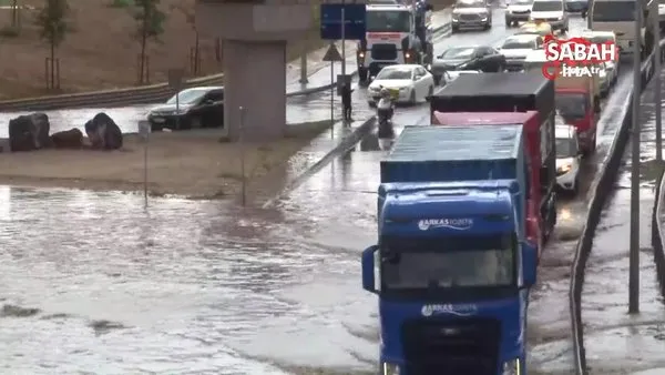 Beylikdüzü Ambarlı Liman Yolu'nu su bastı | Video