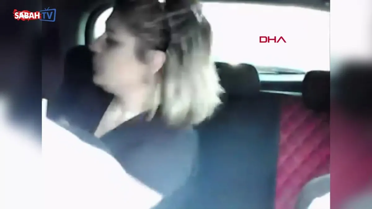 Yanından hızla geçtiği sürücünün saldırısına uğradı: Eşi ‘Abi yapma’ diyerek engellemeye çalıştı | Video videosunu izle Yanından hızla geçtiği sürücünün saldırısına uğradı: Eşi ‘Abi yapma’ diyerek engellemeye çalıştı | Video videosunu izle