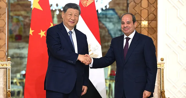 Kahire’de kritik zirve: Mısır Cumhurbaşkanı Sisi ile Çin Devlet Başkanı Şi görüştü