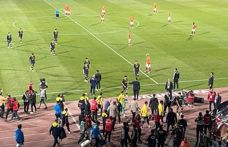 SON DAKİKA HABERİ: Fenerbahçe’nin alabileceği ceza belli oldu! Süper Kupa’da Galatasaray karşısında sahadan çekilmişti