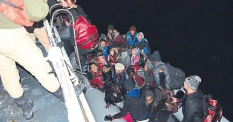 Botları patlayan 41 mülteci kurtarıldı