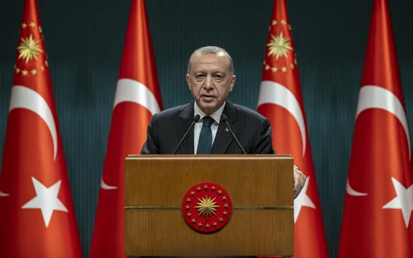 son-dakika-kabine-toplantisi-3600-ek-gosterge-gundemi-ile-toplandi-5-milyon-memur-ve-memur-emeklisine-mujde-ba-1654516722173.jpg
