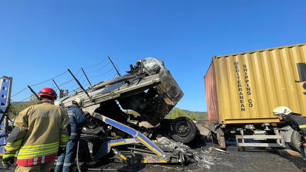 Bolu Dağı’nda 6 aracın karıştığı zincirleme trafik kazasında 1 kişi öldü Bolu Dağı’nda 6 aracın karıştığı zincirleme trafik kazasında 1 kişi öldü