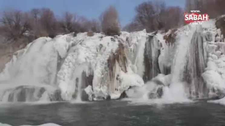 Muradiye Şelalesi'nde yüzme keyfi | Video