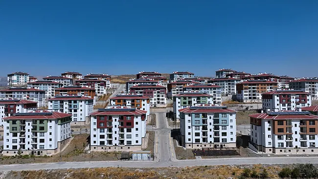 rus-doktordan-deprem-konutlarina-tam-not-devlet-sahaya-indi-adiyaman-yeniden-kuruldu-1769659596778.jpeg