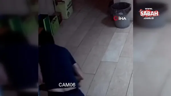 Boğazına çanta kancası kaçan çocuğu öğretmenin 'Heimlich' manevrası böyle kurtardı | Video