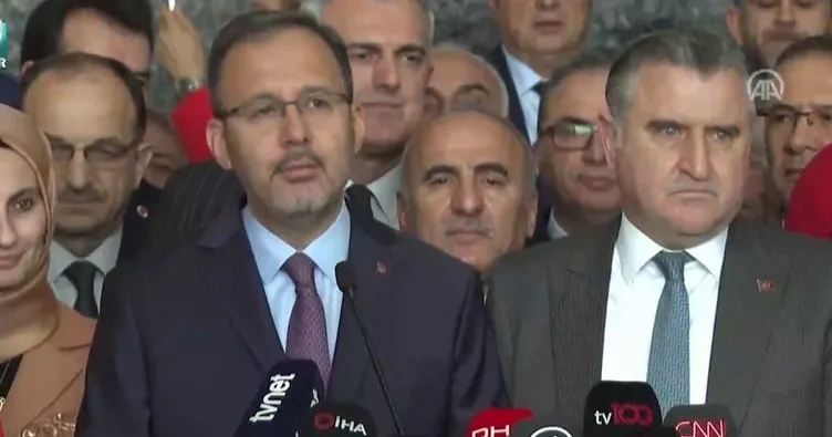 Gençlik ve Spor Bakanı Mehmet Kasapoğlu, görevini yeni Bakan Osman Aşkın Bak’a bıraktı