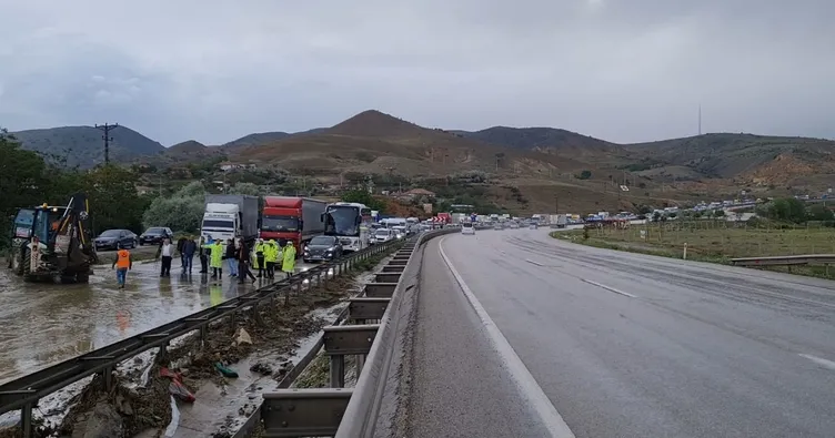 Kapanan yol ulaşıma açıldı