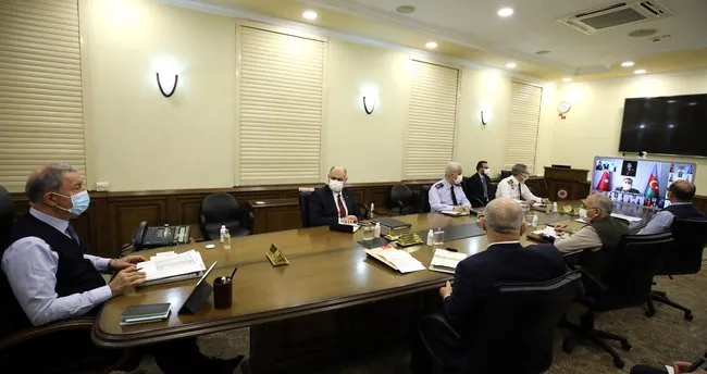 Ο Υπουργός Εθνικής Άμυνας Χουλούσι Ακάρ παρευρέθηκε στη συνάντηση στο Τουρκο-Ρωσικό Κοινό Κέντρο
