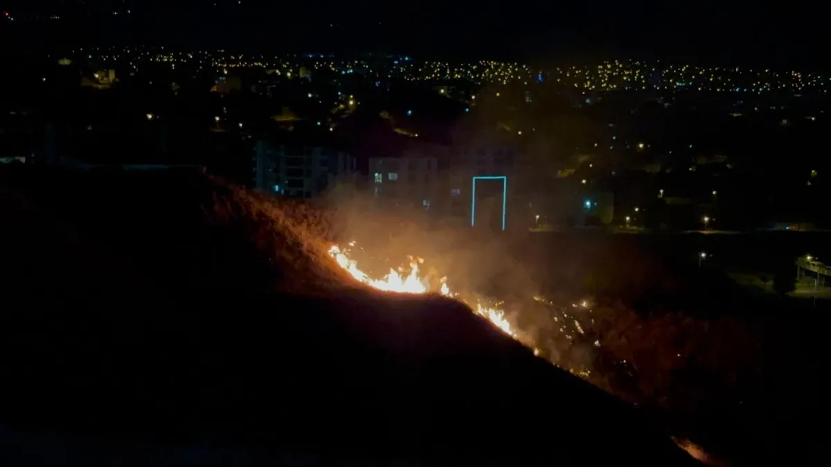 Kırıkkale’de otluk yangını! İtfaiye ekiplerinin müdahalesiyle söndürüldü Kırıkkale’de otluk yangını! İtfaiye ekiplerinin müdahalesiyle söndürüldü