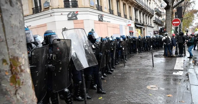 Paris’te Küresel Güvenlik Yasası’na karşı protesto: 50 gözaltı