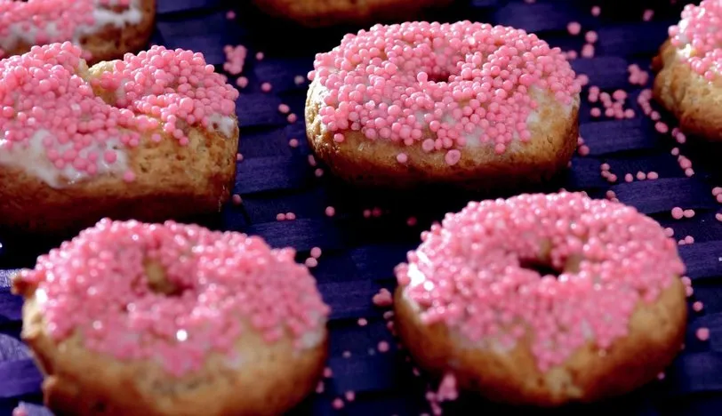 Pembe Şekerli Donut