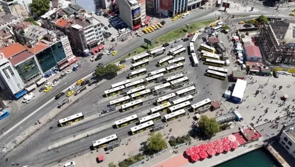 kadikoy-rihtimdaki-otobus-peronlari-uzuncayira-tasinacak-1785595979715.jpg